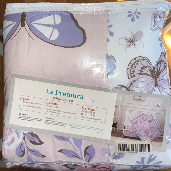 La Premura standard crib bedding set. Brand new. Never used. Retails for $49. - Picture 1 of 3